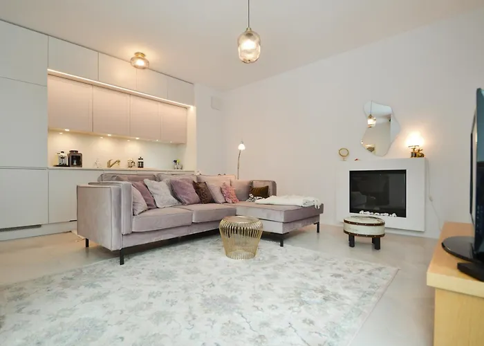 Apartament Garnizon Z Ogrodkiem